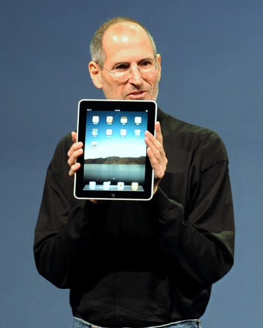 Steve Jobs with the Apple iPad