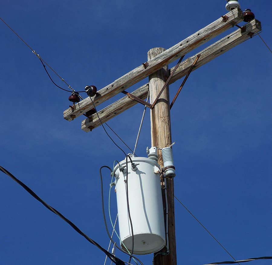 pole mounted power transformer